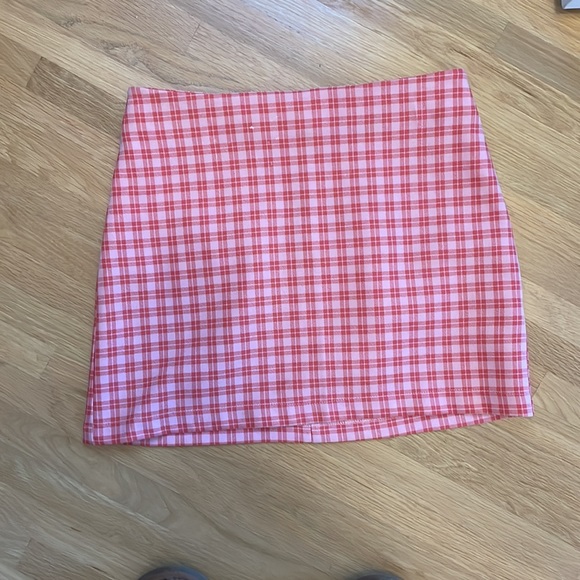 UO Gretchen Checkered Mini Skirt - Picture 2 of 4